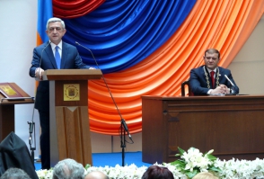 Մարգարյանի երդումն ու Կճոյանի օրհնանքը