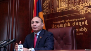 Հովիկ Աբրահամյանի մոտ արտահերթ խորհրդակցություն է