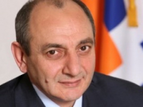 Բակո Սահակյանը պարգևատրել է Էմանուել Մանդոնին