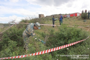 Հայտնաբերվել են նռնակներ՝ «Փոքր Մհեր» ռազմական կրթահամալիրի մոտակա այգում (լրացված, ֆոտոշարք)