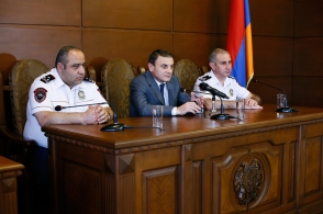 Ոստիկանության պետը ներկայացրեց Երևան քաղաքի վարչության նորանշանակ պետին ու տեղակալին (տեսանյութ)