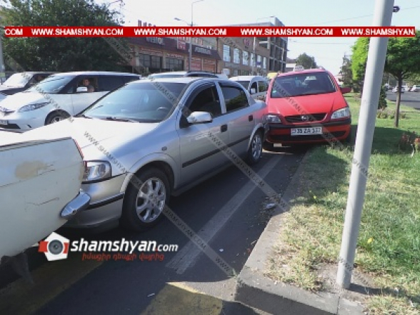 Երևանում բախվել են 2 Opel, Mercedes, Mazda, 07 և Москвич. ավտոմեքենաներից մեկն էլ վրաերթի է ենթարկել հետիոտնին