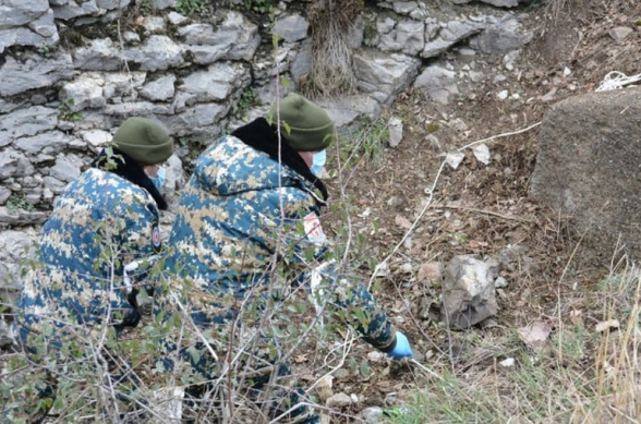 Работы по поиску тел погибших военнослужащих снова приостановлены из-за погодных условий