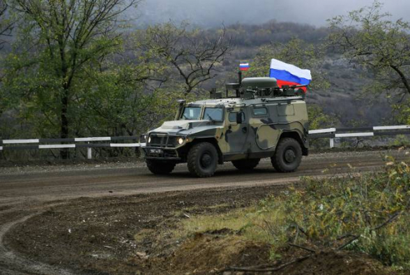 В Арцахе подорвалась машина российских миротворцев: двое военнослужащих получили ранения