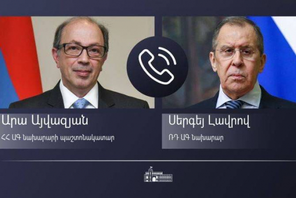 Հա, ժողովուրդ ջան, սաղ նորմալ ա, ուղղակի արտգործանախարարը տենց խասյաթ ունի՝ ամեն օր զանգում է Լավրովին, Ֆեյսբուքում գրած ստերը քննարկում