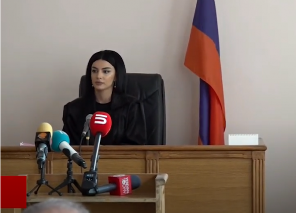 «Բ-ի տղա Նիկոլ» գործի քննությունը հետաձգվեց մասնակիցներից մեկի բացակայության պատճառով (տեսանյութ)