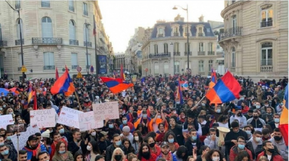 Представители армянской диаспоры ЕС провели в Брюсселе акцию протеста