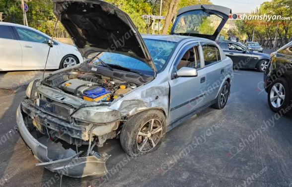 ԱԺ-ի հարևանությամբ բախվել են Mercedes-ը, Toyota Corolla-ն ու Opel Astra-ն