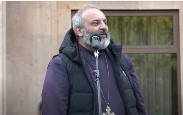 Բագրատ Սրբազանն ամփոփել է օրը Սուրբ Աննա եկեղեցու բակում (տեսանյութ)