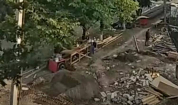 Վանդալները քանդում են օկուպացված Ստեփանակերտի բնակելի թաղամասերը