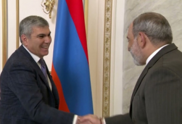 Նույն է, թե Արամ Զավենվնան հայտարարի, որ որոշել է տրանսգենդեր դառնալ