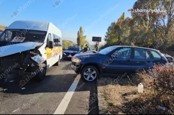 «Չայնիի» ոլորանների մոտ բախվել են Հրազդան-Քաղսի-Երևան երթուղու «Գազել»-ը և «BMW X5»-ը, երթուղայինում 15 ուղևոր է եղել